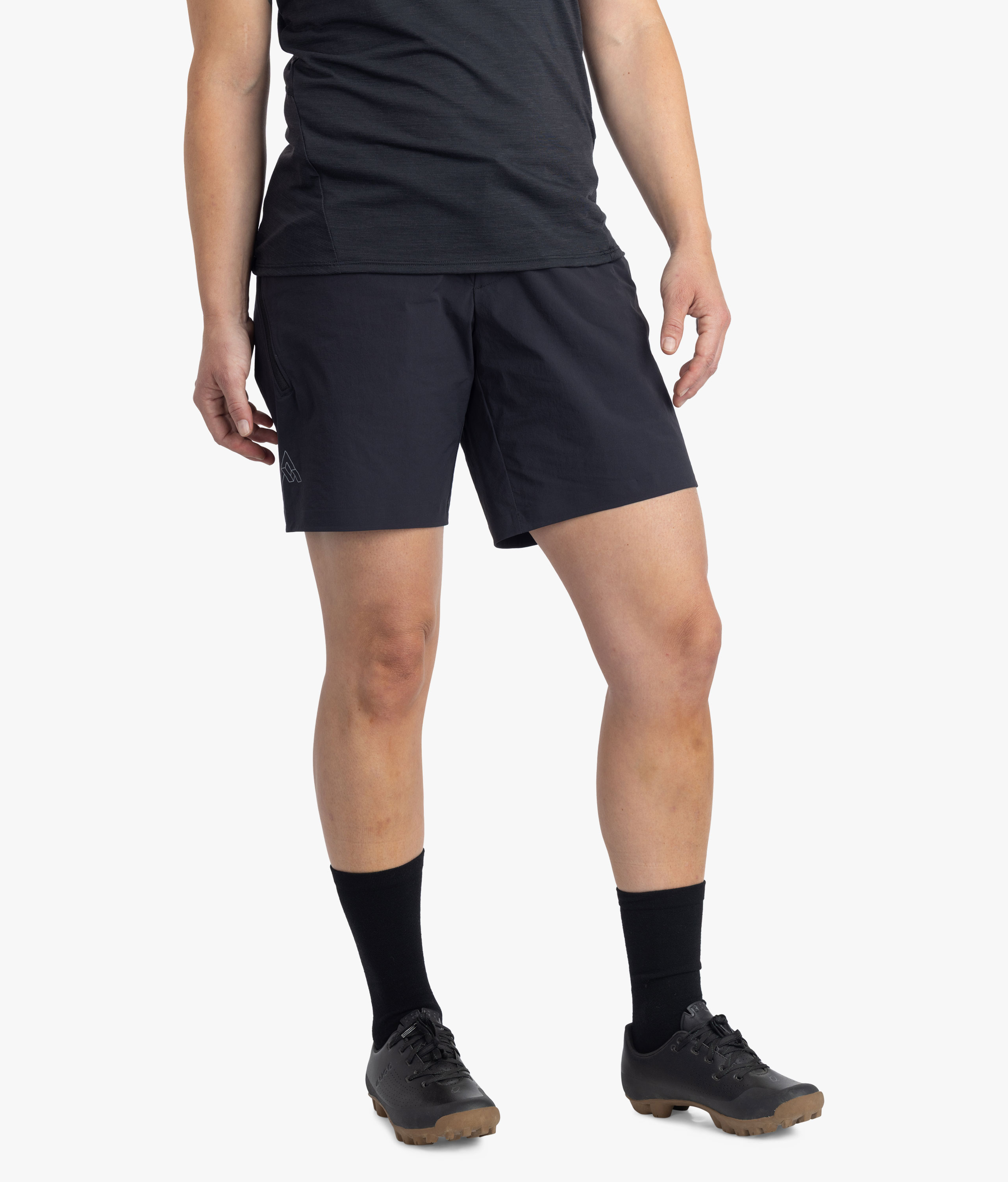 Women's Farside Short 8