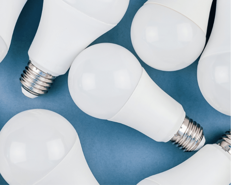 Smart Bulb vs. Smart Switch vs. Interruttore di relè intelligente nella parete