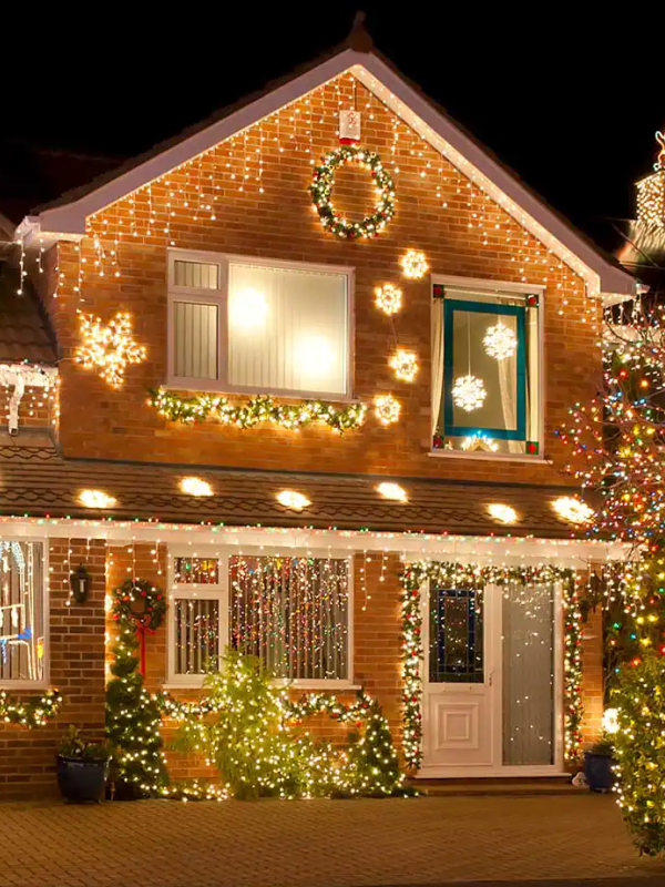 Smart Outdoor Christmas Lights- how to Power Outdoor Christmas Lights?