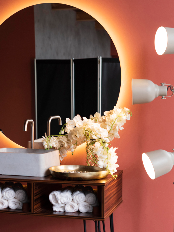 Smart Bathroom Design Integrate Smart Mirrors and Lighting Control