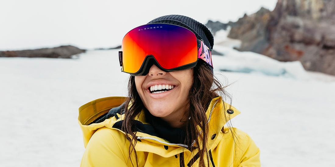 Mo Heat Aura Snow Goggles - Black Frame with Rainbow Gradient Lens 