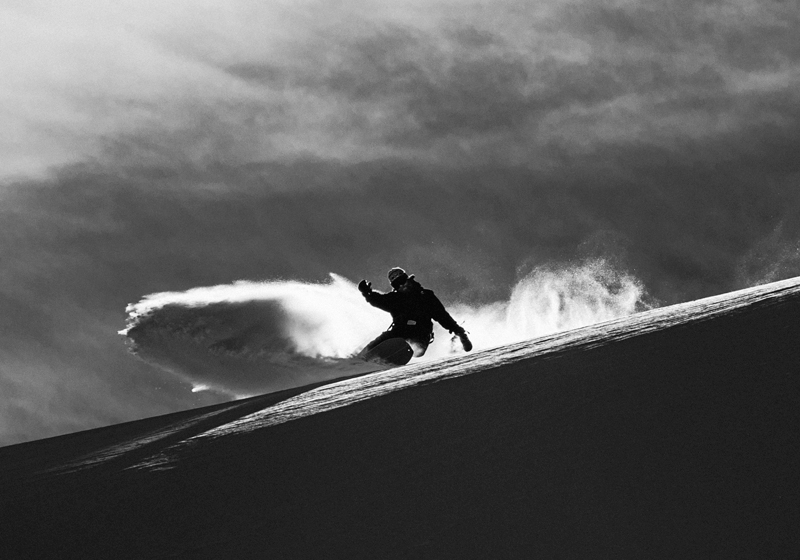 KORUA Transition Finder Splitboard with Skins - Edge of the World